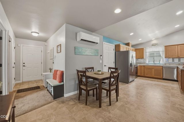61382 SE Geary Drive, Bend, OR 97702