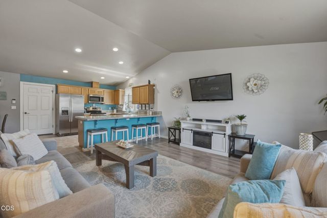 61382 SE Geary Drive, Bend, OR 97702
