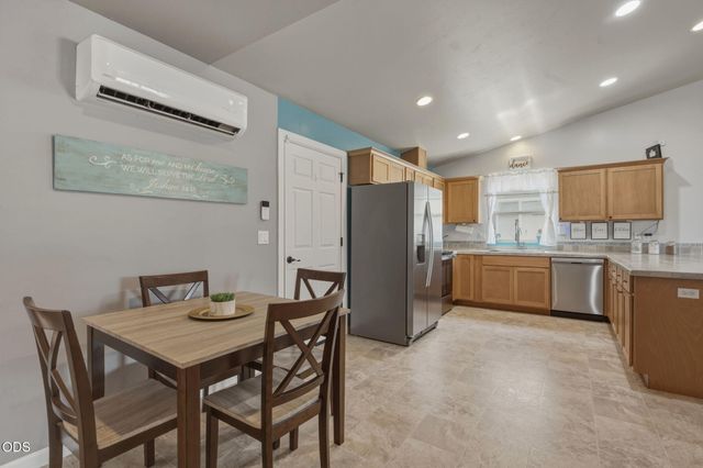 61382 SE Geary Drive, Bend, OR 97702