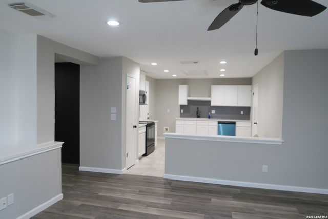 5546 Enchanted Draw, San Antonio, TX 78251