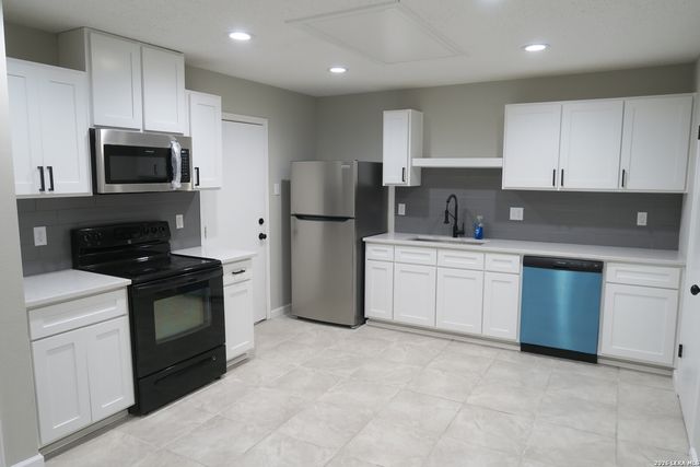 5546 Enchanted Draw, San Antonio, TX 78251