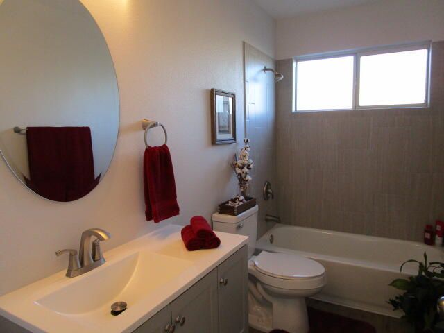 229 Sommerset Drive SE, Rio Rancho, NM 87124