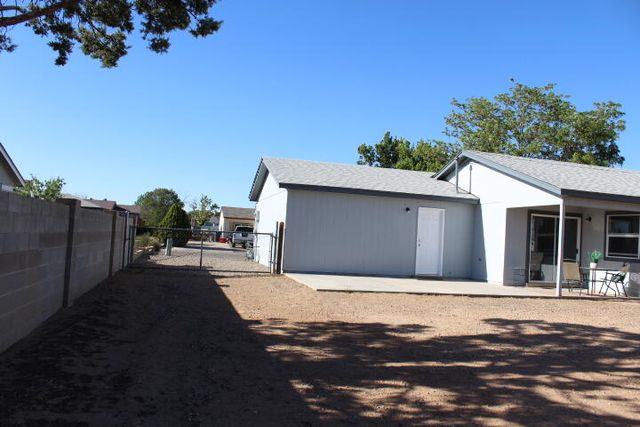 229 Sommerset Drive SE, Rio Rancho, NM 87124