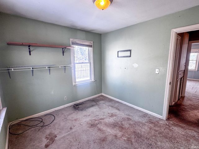 827 Allens Lane, Evansville, IN 47710