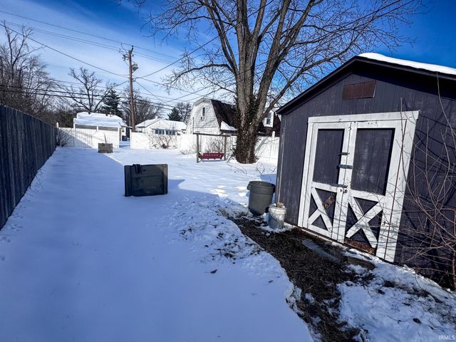 827 Allens Lane, Evansville, IN 47710