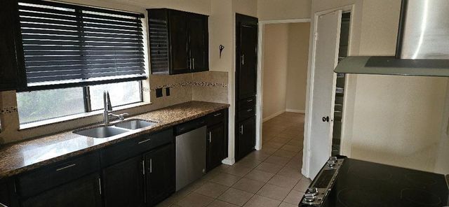 2907 Colonial Drive, Sugar Land, TX 77479