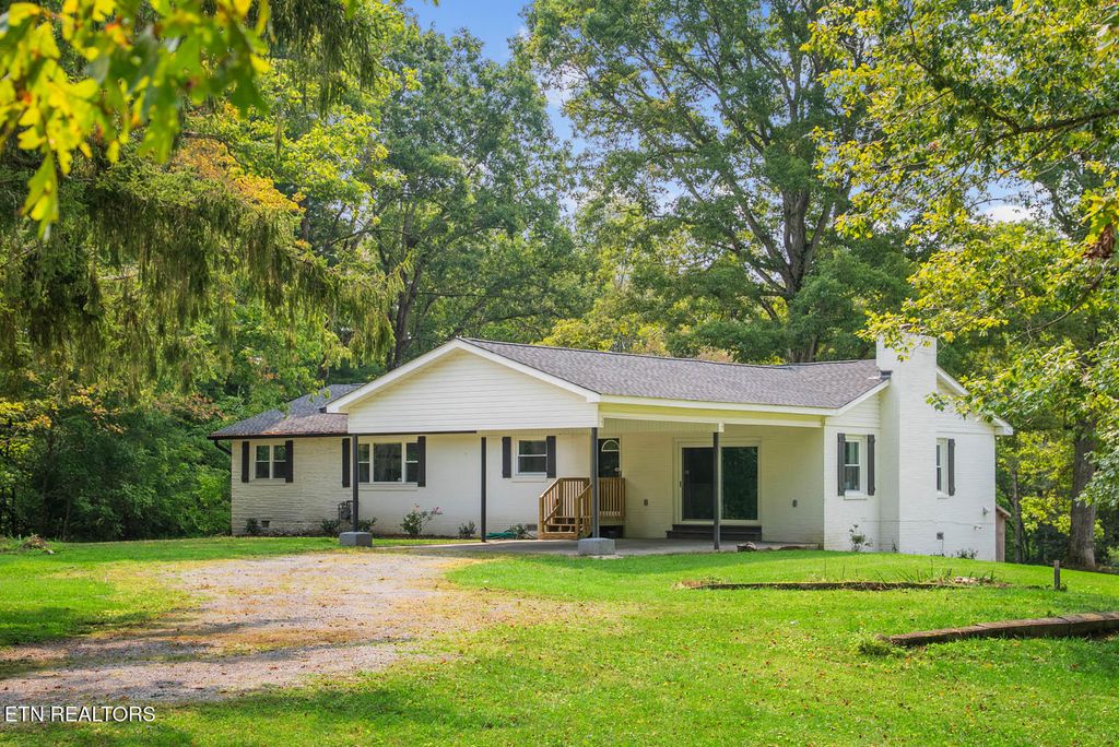 3571 Sparta Hwy, Crossville, TN 38572