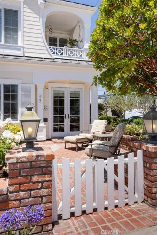 223 Marigold Avenue, Corona Del Mar, CA 92625