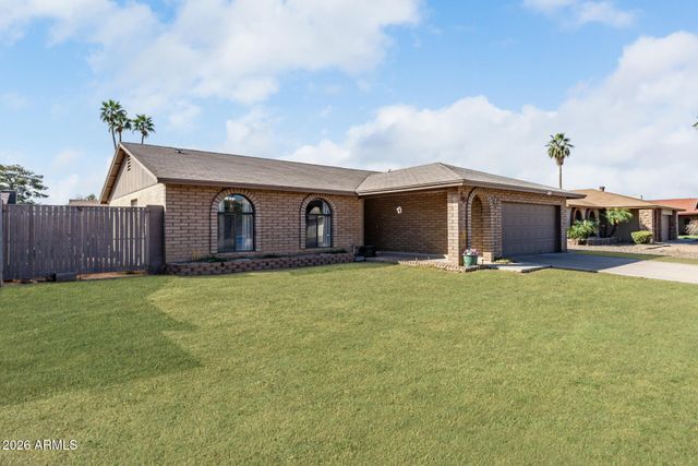 2205 E EL MORO Avenue, Mesa, AZ 85204