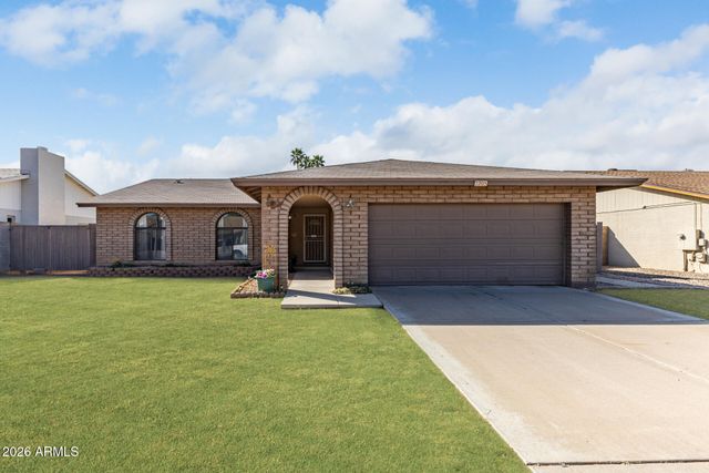 2205 E EL MORO Avenue, Mesa, AZ 85204