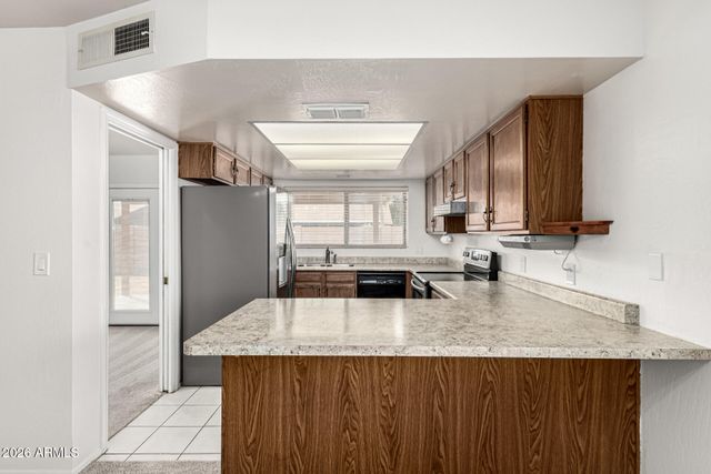 2205 E EL MORO Avenue, Mesa, AZ 85204