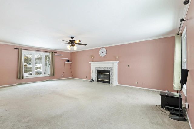 8500 S Parknoll DRIVE, Oak Creek, WI 53154