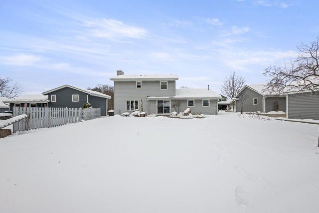 8500 S Parknoll DRIVE, Oak Creek, WI 53154