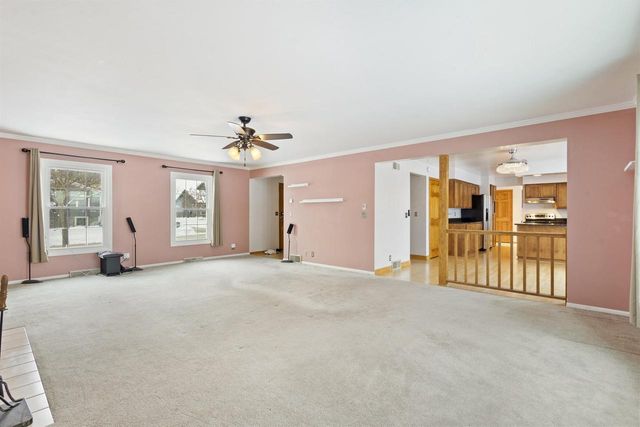 8500 S Parknoll DRIVE, Oak Creek, WI 53154