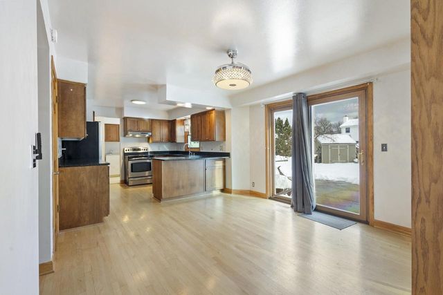 8500 S Parknoll DRIVE, Oak Creek, WI 53154