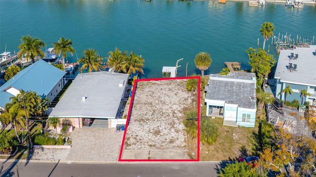 11075 3RD STREET E, Treasure Island, FL 33706