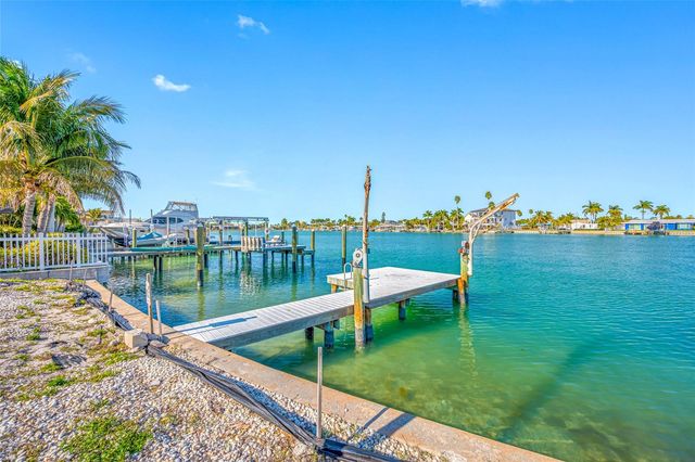 11075 3RD STREET E, Treasure Island, FL 33706