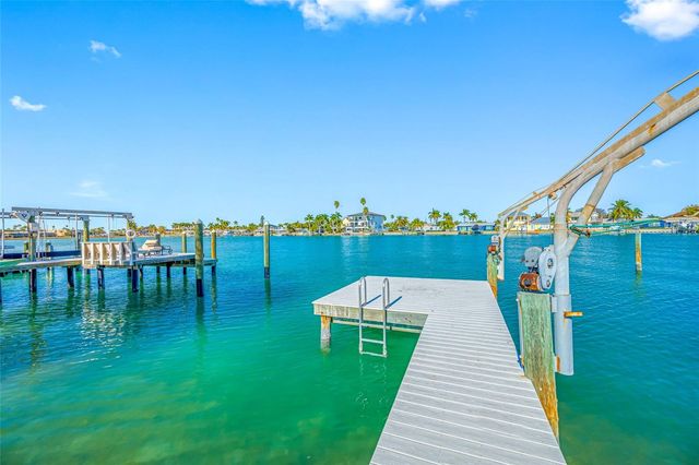 11075 3RD STREET E, Treasure Island, FL 33706