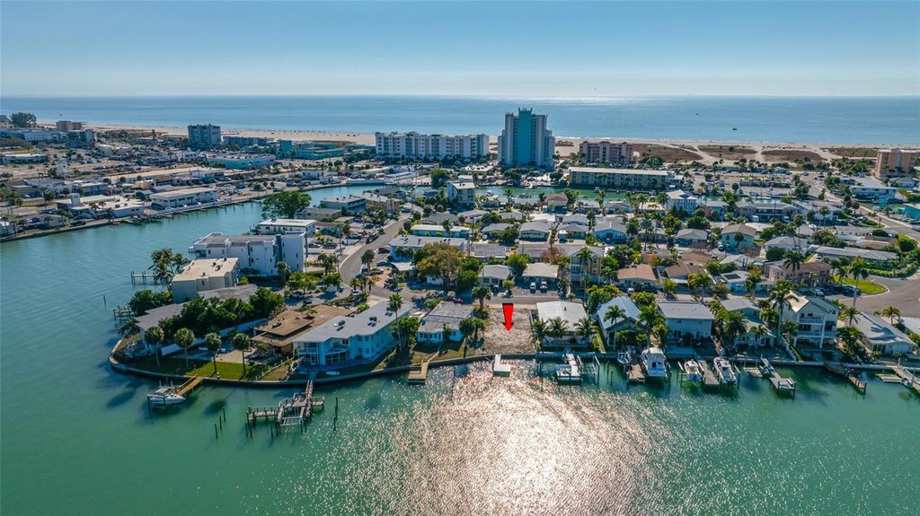 11075 3RD STREET E, Treasure Island, FL 33706