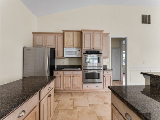 420 22nd Avenue SW, Vero Beach, FL 32962