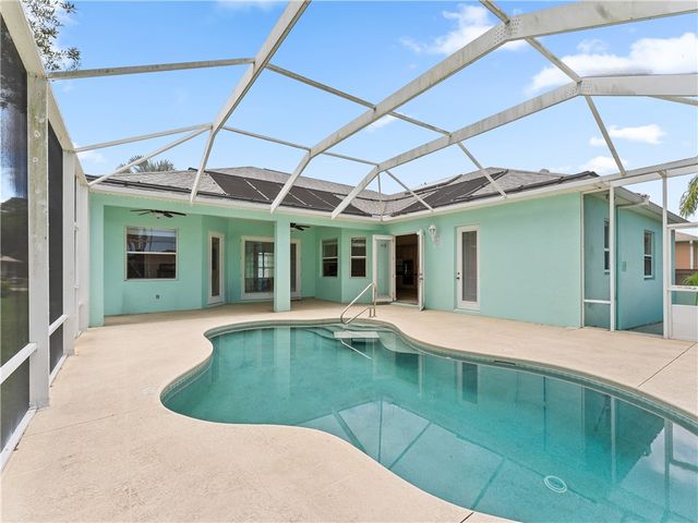 420 22nd Avenue SW, Vero Beach, FL 32962