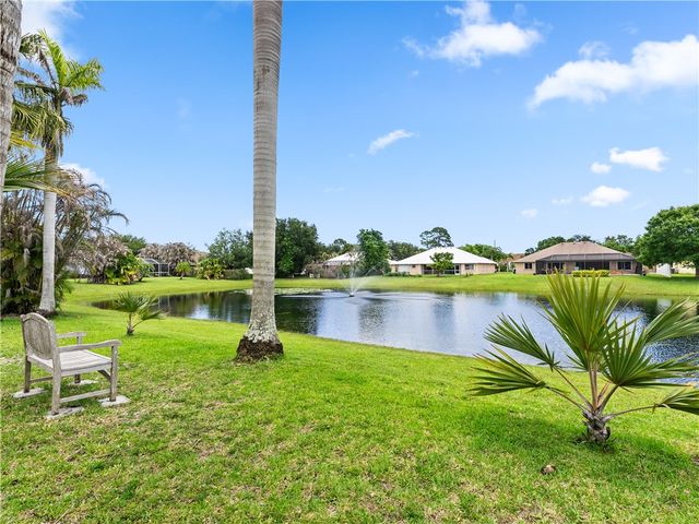 420 22nd Avenue SW, Vero Beach, FL 32962