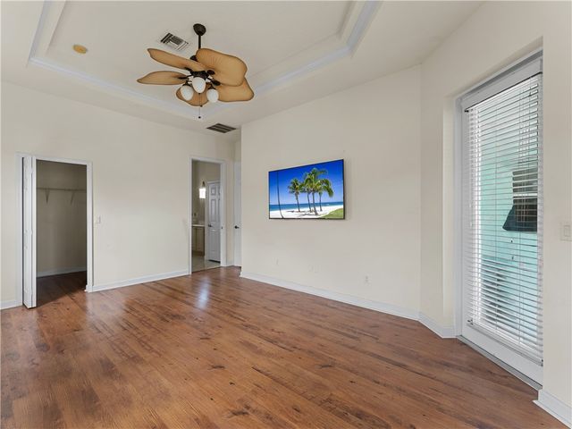 420 22nd Avenue SW, Vero Beach, FL 32962