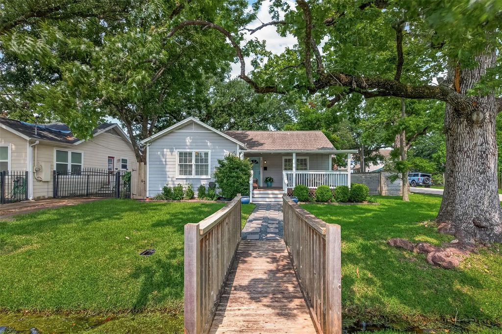 2019 Gostick Street, Houston, TX 77008