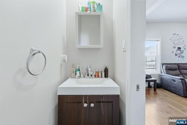 314 W 7th Avenue, Newark, NJ 07107