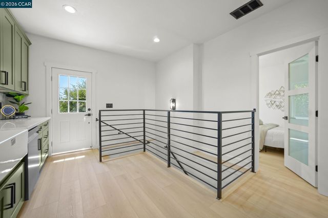 885 59Th St, Oakland, CA 94608