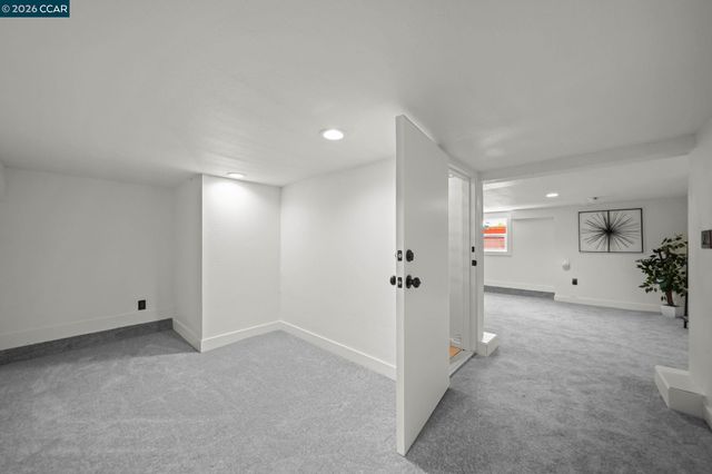 885 59Th St, Oakland, CA 94608