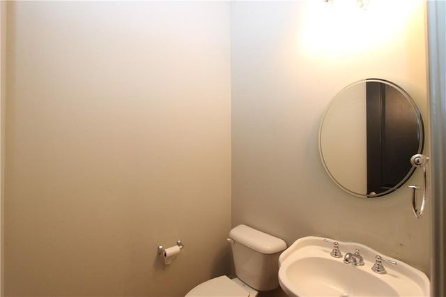 160 W Ridge Way, Roswell, GA 30076