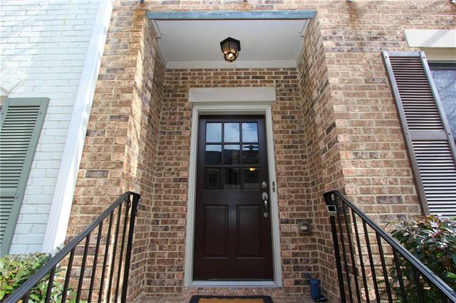 160 W Ridge Way, Roswell, GA 30076