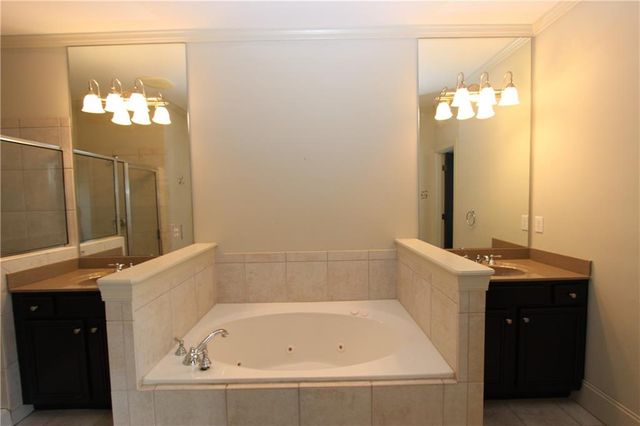 160 W Ridge Way, Roswell, GA 30076