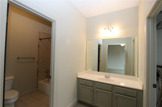 160 W Ridge Way, Roswell, GA 30076