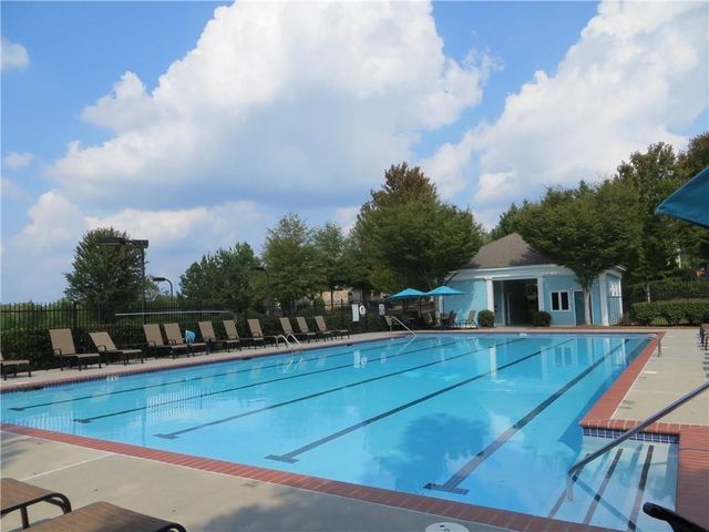 160 W Ridge Way, Roswell, GA 30076