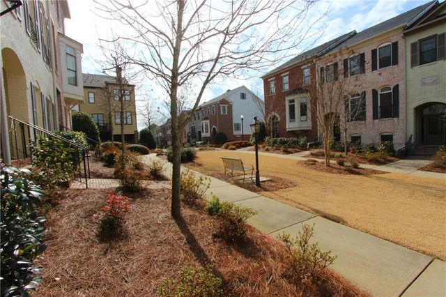 160 W Ridge Way, Roswell, GA 30076