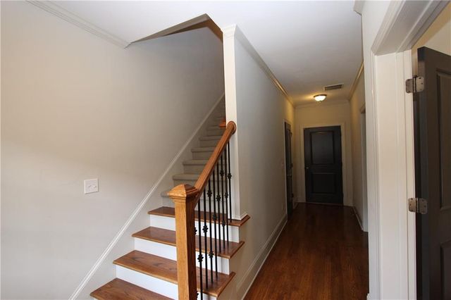 160 W Ridge Way, Roswell, GA 30076