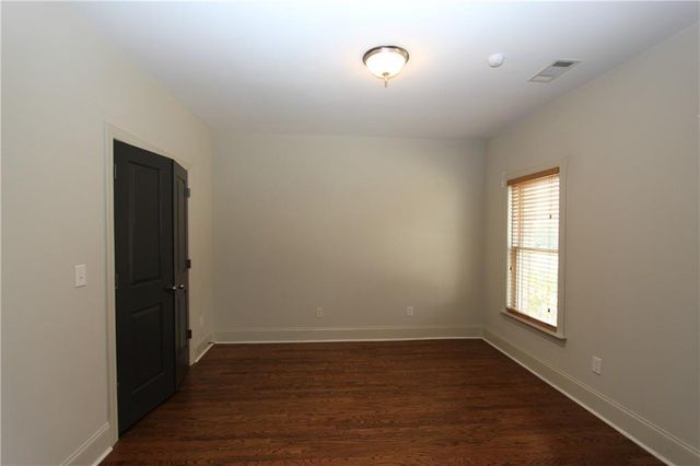 160 W Ridge Way, Roswell, GA 30076