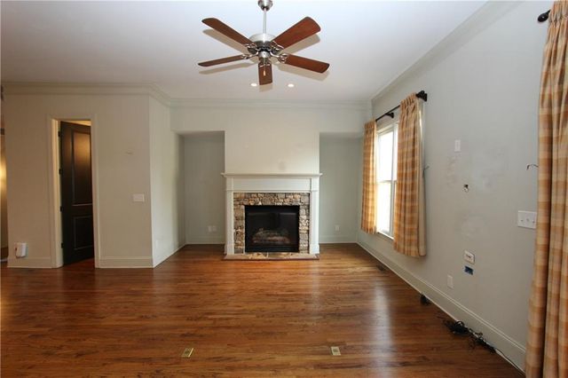 160 W Ridge Way, Roswell, GA 30076