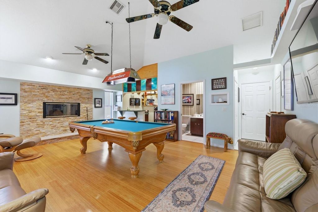 Image 19 of property listing at 1711 BAYSHORE DRIVE, Englewood, FL 34223