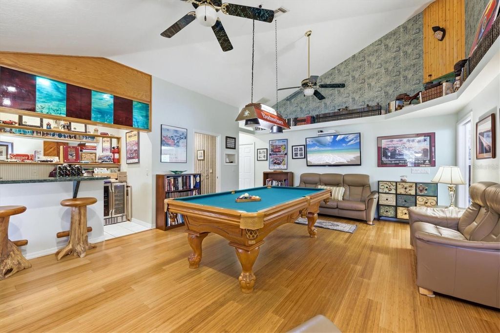 Image 20 of property listing at 1711 BAYSHORE DRIVE, Englewood, FL 34223