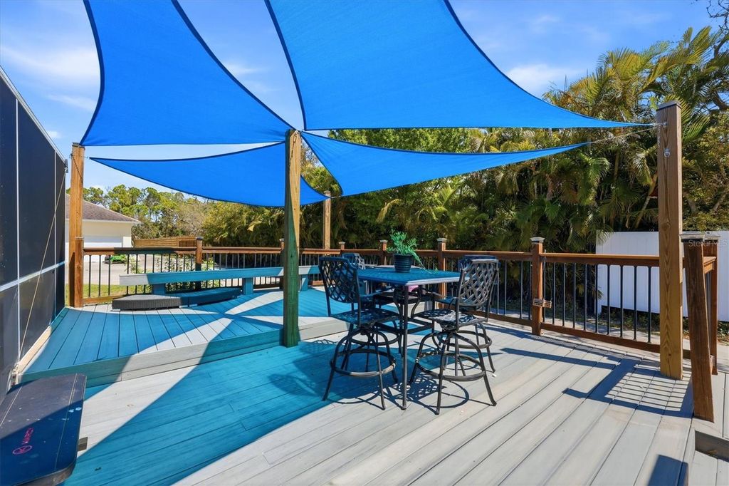 Image 33 of property listing at 1711 BAYSHORE DRIVE, Englewood, FL 34223