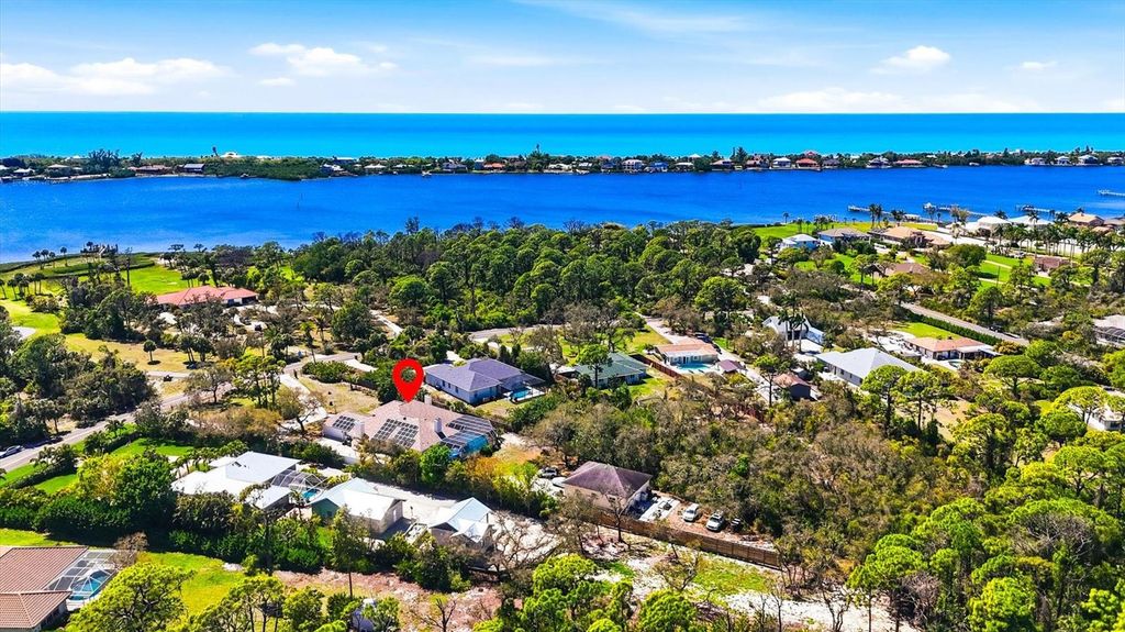 Image 39 of property listing at 1711 BAYSHORE DRIVE, Englewood, FL 34223