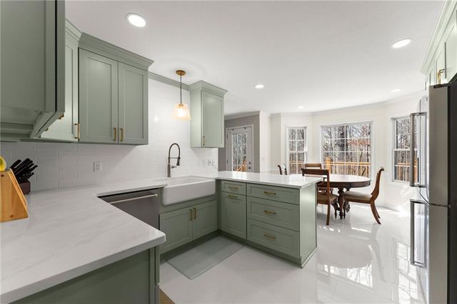 5805 Shadow Oaks Drive, Murrayville, GA 30564