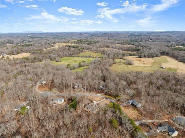 5805 Shadow Oaks Drive, Murrayville, GA 30564