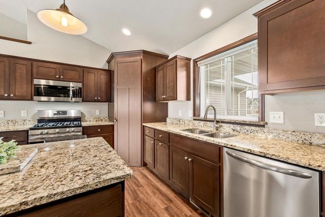 1961 W Kohl DRIVE, Appleton, WI 54913