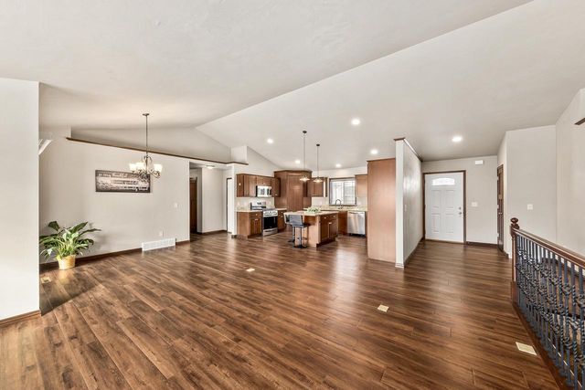 1961 W Kohl DRIVE, Appleton, WI 54913