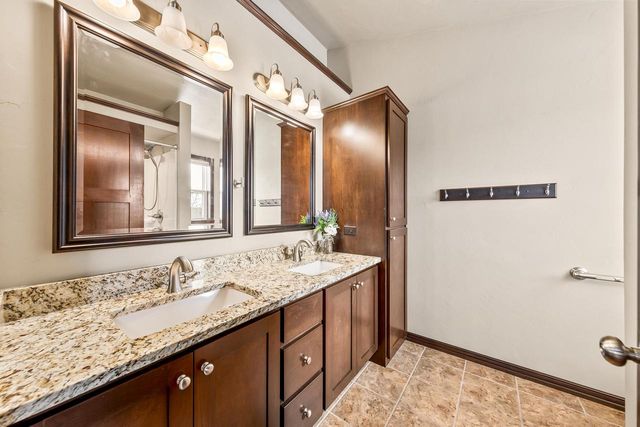 1961 W Kohl DRIVE, Appleton, WI 54913