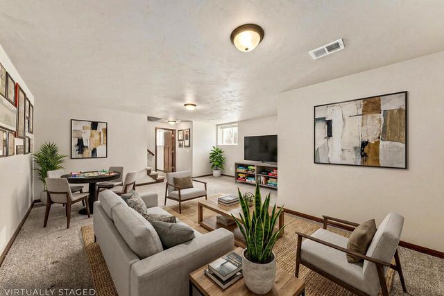 1961 W Kohl DRIVE, Appleton, WI 54913